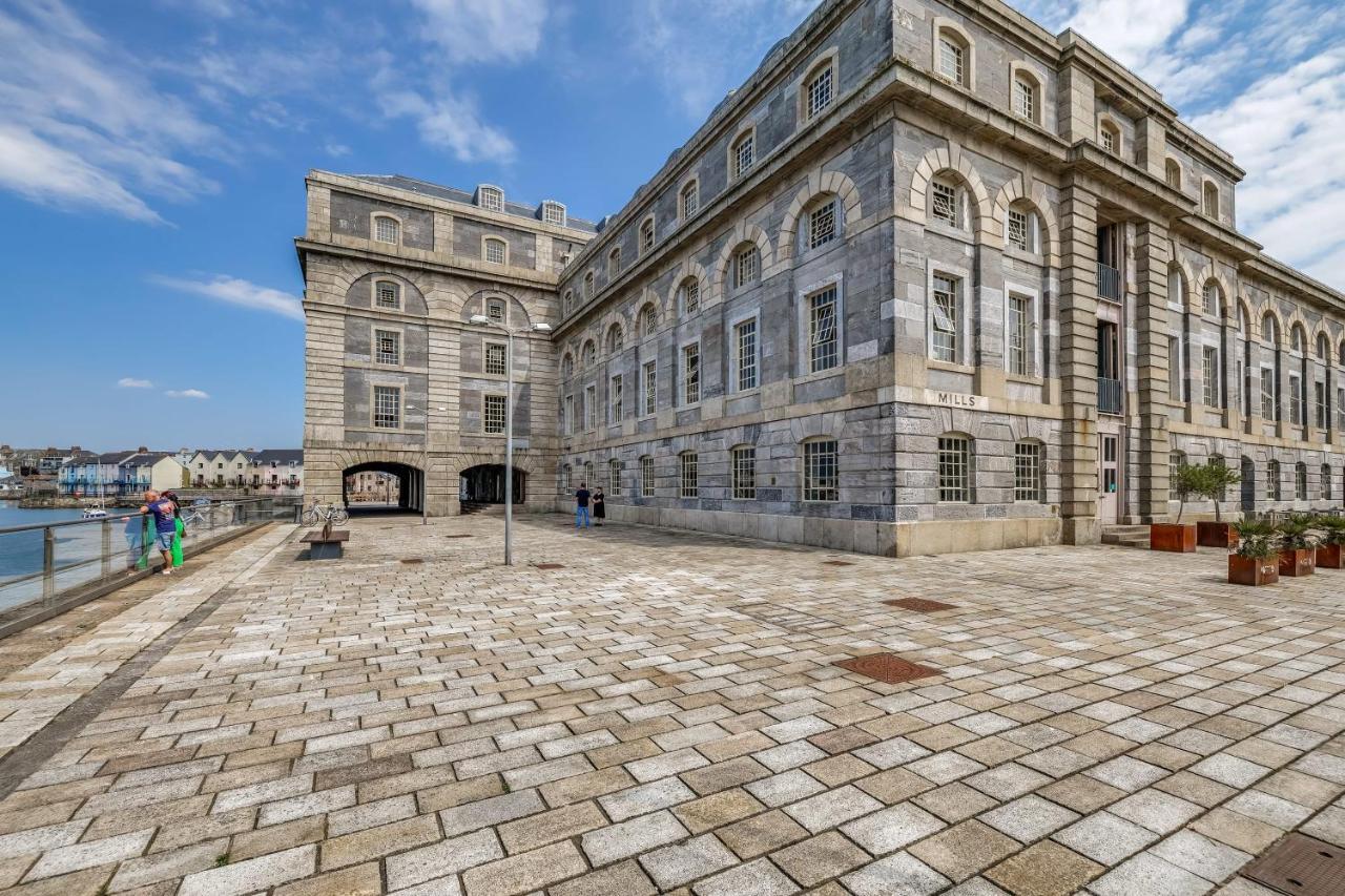Luxury 2 Bed Apartment In Historic Royal William Yard Plymouth Exterior foto